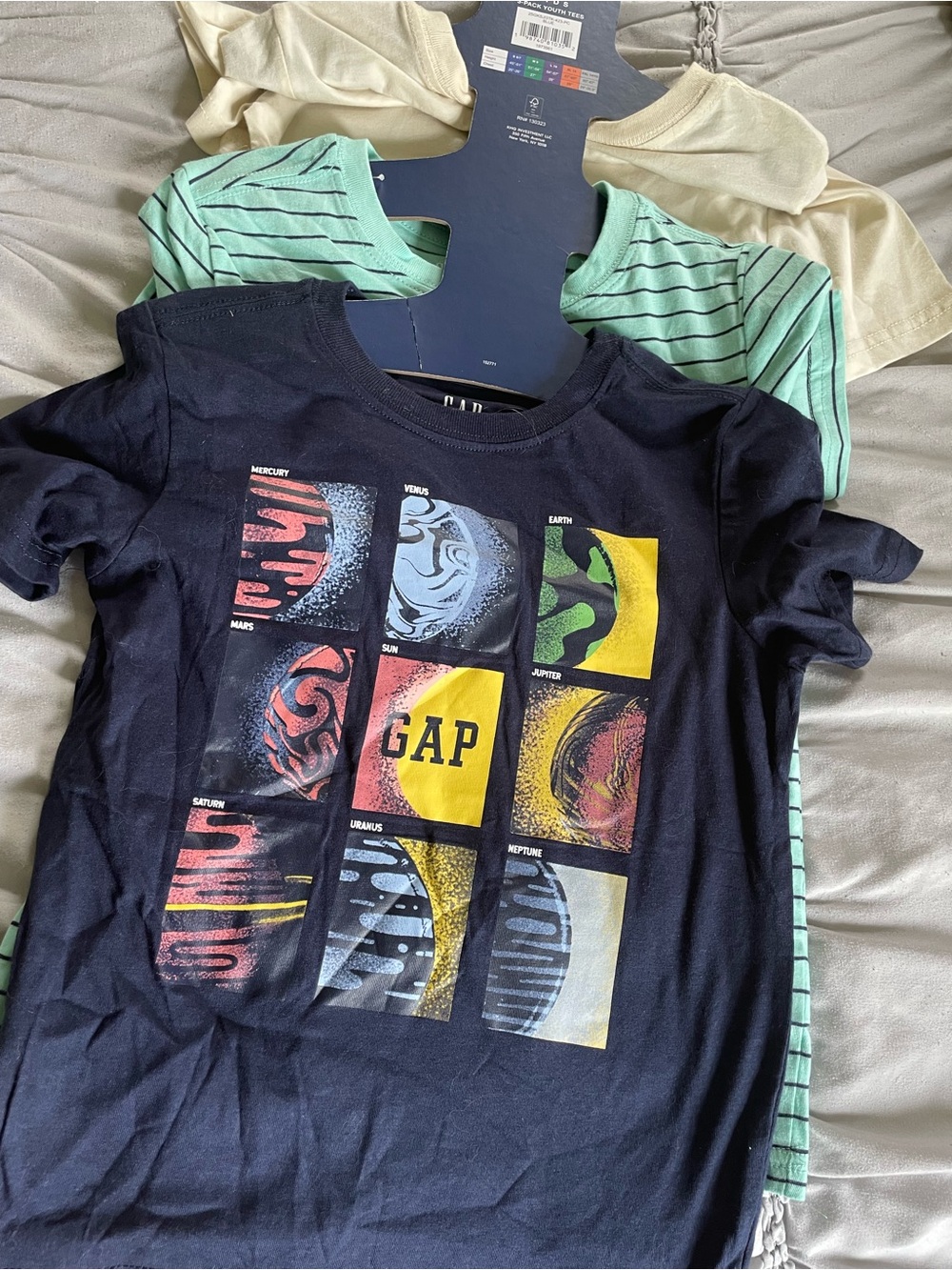 NWT Boys GAP t-shirts - Picture 4 of 5